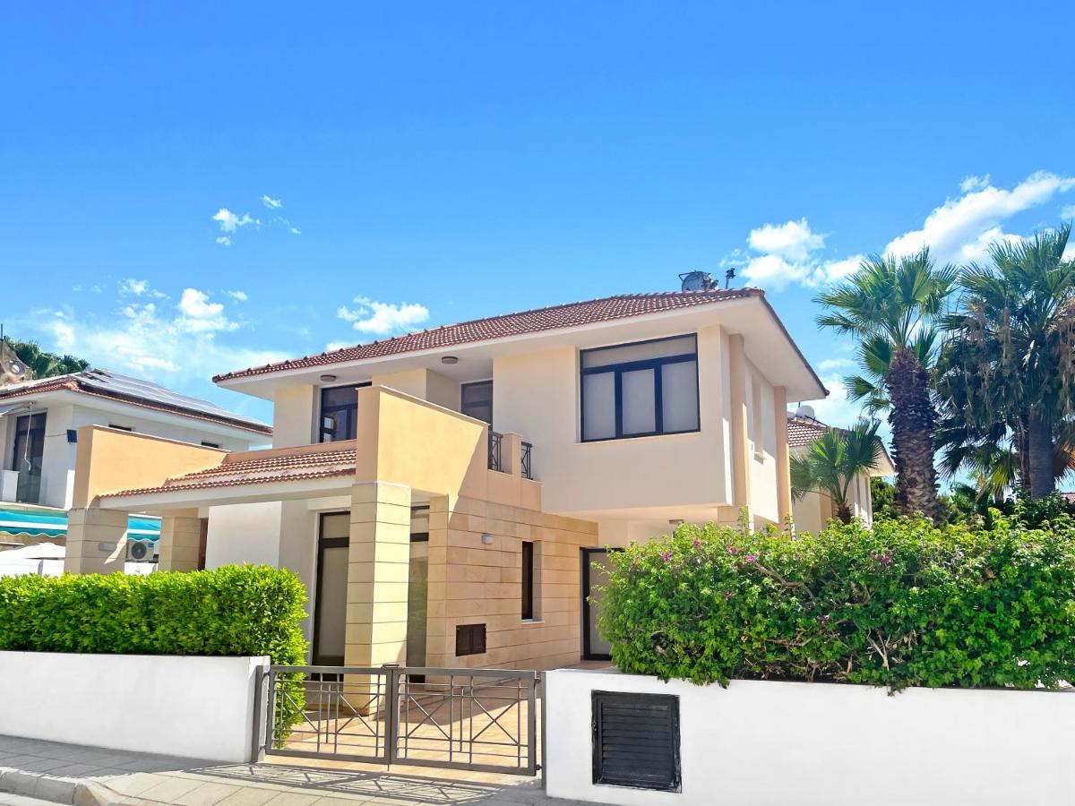 Villa Alba With Beach Access Larnaca Exterior foto